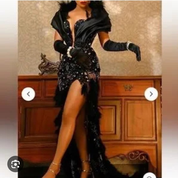 Sexy low cut shiny
sequins feather splicing shawl mopping length dress - Picture 2 of 3